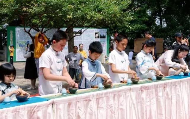 遇见福建：风雅鼓韵 福茶飘香