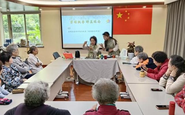 文明一线牵丨茶香满溢，文化共融……在五里人“家门口”，品一杯健康好茶