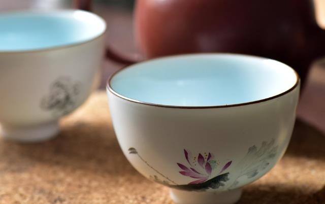 茶文化千年流转：从陆羽《茶经》到Z世代“新茶生活”的东方美学复兴